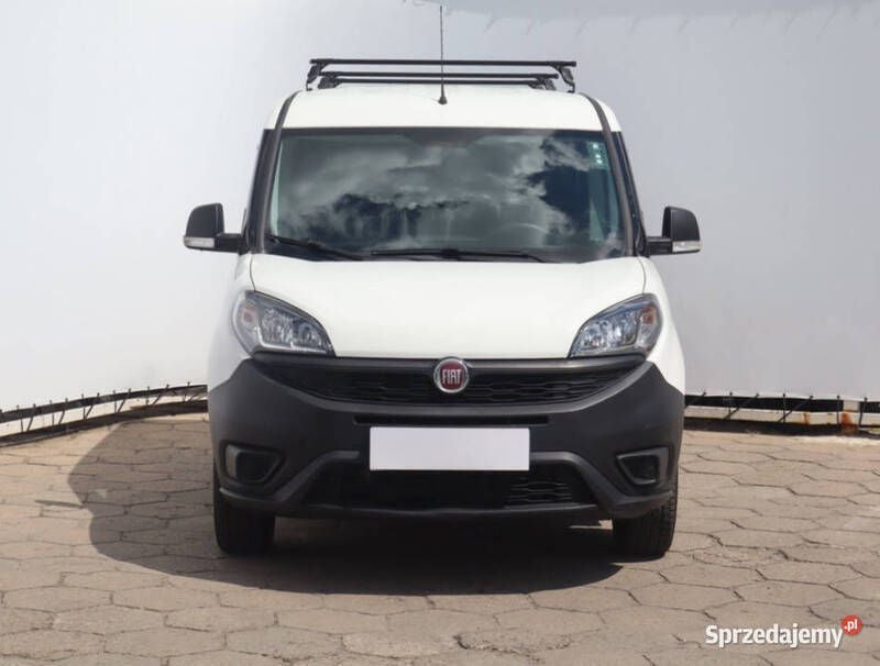 Biały Używany 2019 Fiat Doblò Minivan | 38 499 zł (Dobra cena) - Obraz 1/4