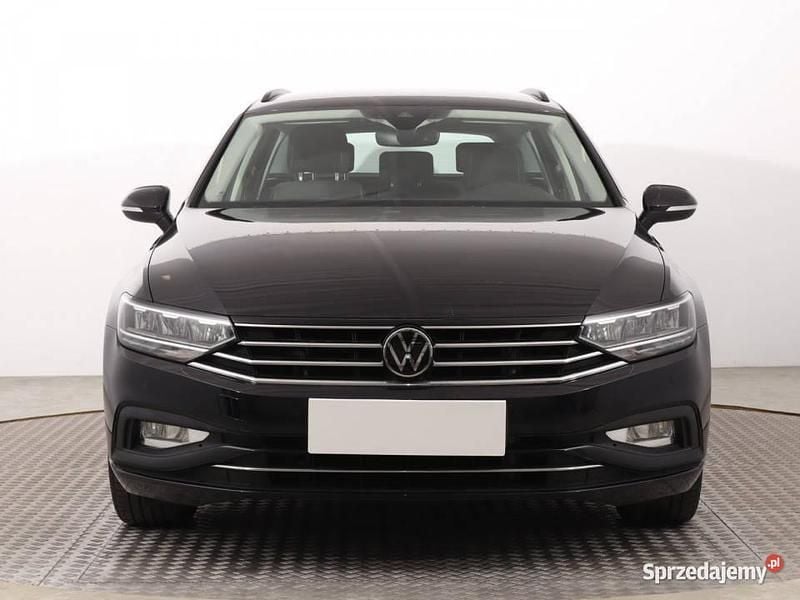 Używany VW Passat 150 KM (110 kW) 2023 Czarny Kombi