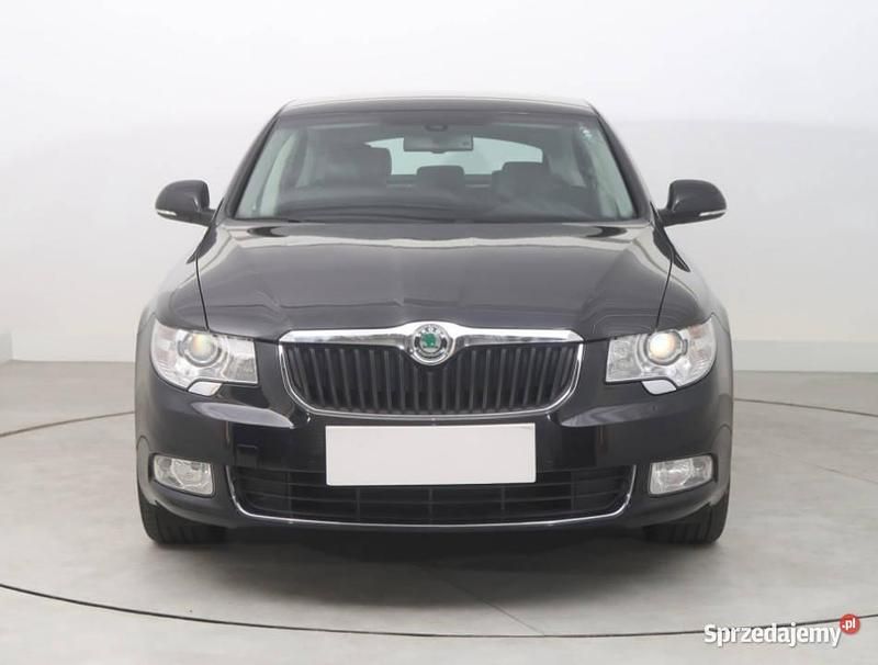 Czarny Używany 2011 Skoda Superb Sedan/Limuzyna | 29 999 zł (Uczciwa cena) - Obraz 1/4