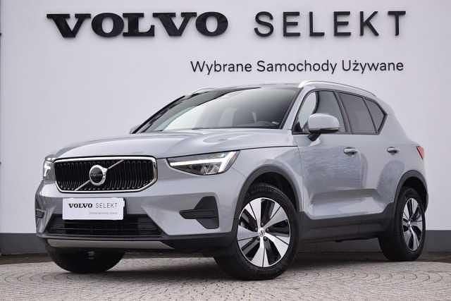 Używany Volvo XC40 163 KM (119 kW) 2024 Szary SUV