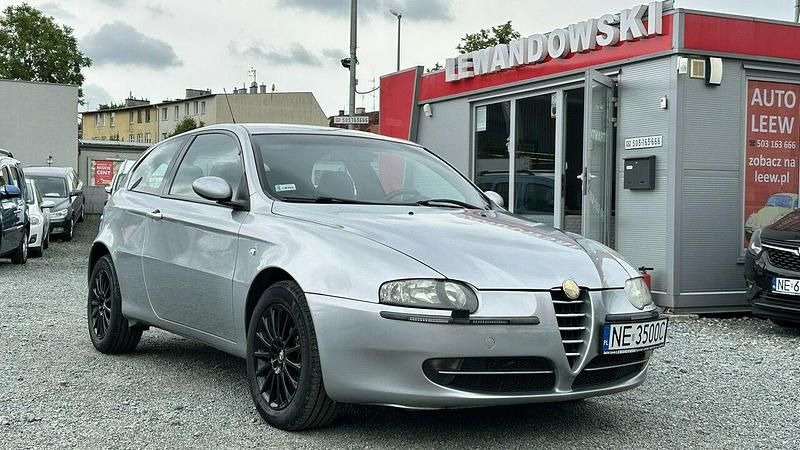 Srebrny Używany 2002 Alfa Romeo 147 Hatchback | 5950 zł - Obraz 1/4
