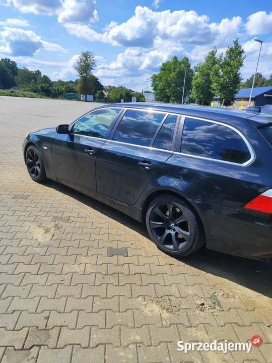 Używany BMW 530 2004 Czarny Kombi