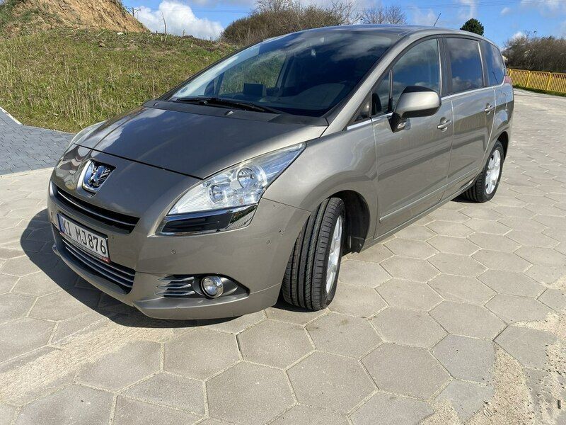 Używany Peugeot 5008 114 KM (83 kW) 2013 Złoty Minivan