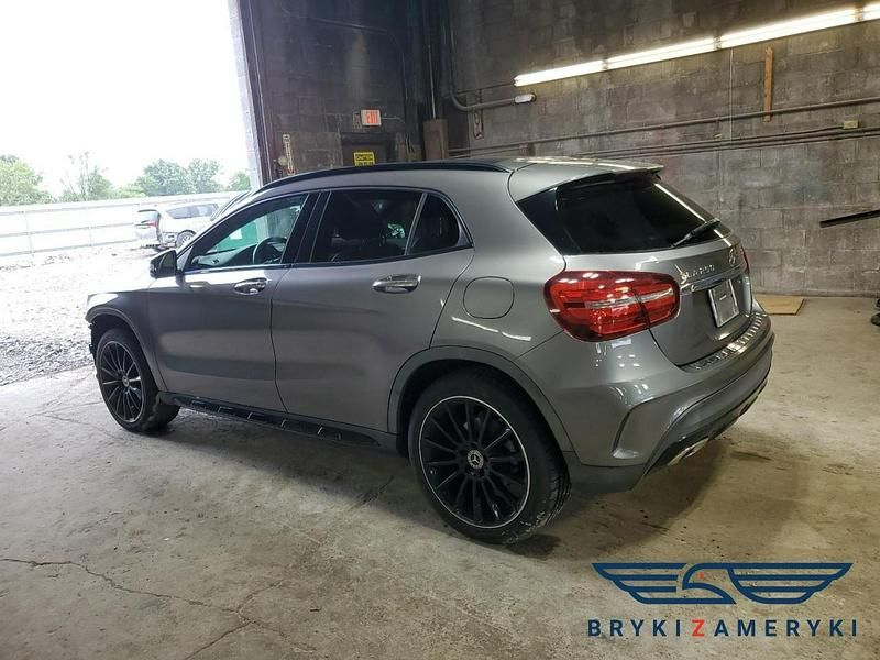 Szary Używany 2018 Mercedes GLA250 SUV | 48 300 zł - Obraz 1/3