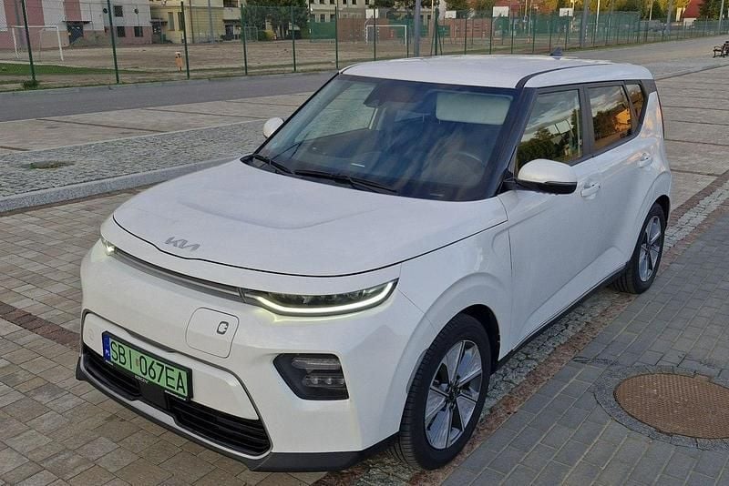 Biały (metalik, perła) Używany 2022 Kia Soul EV SUV | 88 500 zł - Obraz 1/4