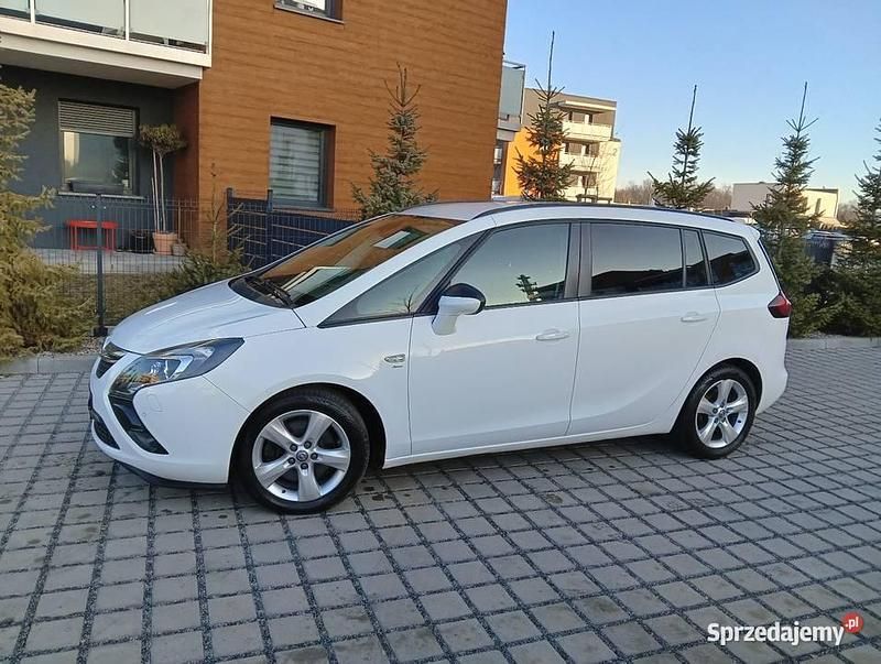 Używany Opel Zafira Cosmo 2016 Biały Minivan