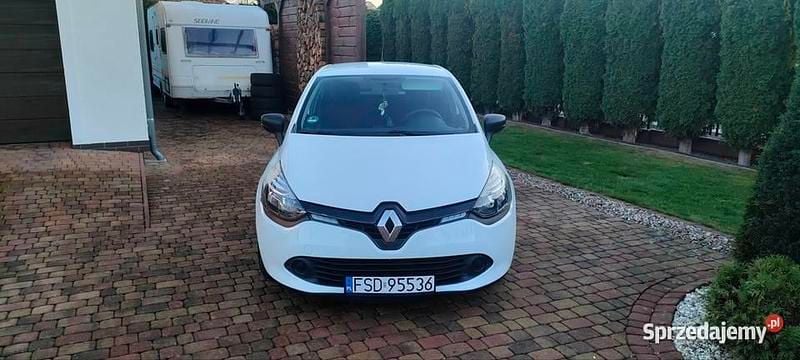 Biały Używany 2015 Renault Clio IV Hatchback | 18 000 zł (Super Cena) - Obraz 1/4