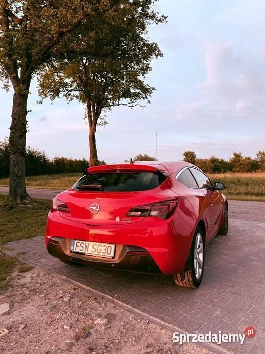 Czerwony Używany 2014 Opel Astra GTC Coupe | 21 000 zł (Super Cena) - Obraz 1/4