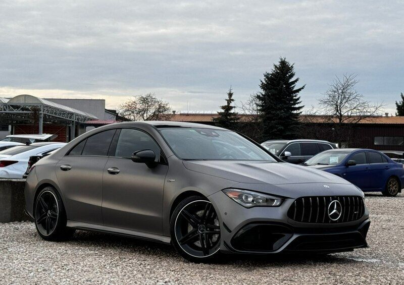 Szary Używany 2023 Mercedes CLA45 AMG AMG Sedan/Limuzyna | 249 900 zł (Uczciwa cena) - Obraz 1/4