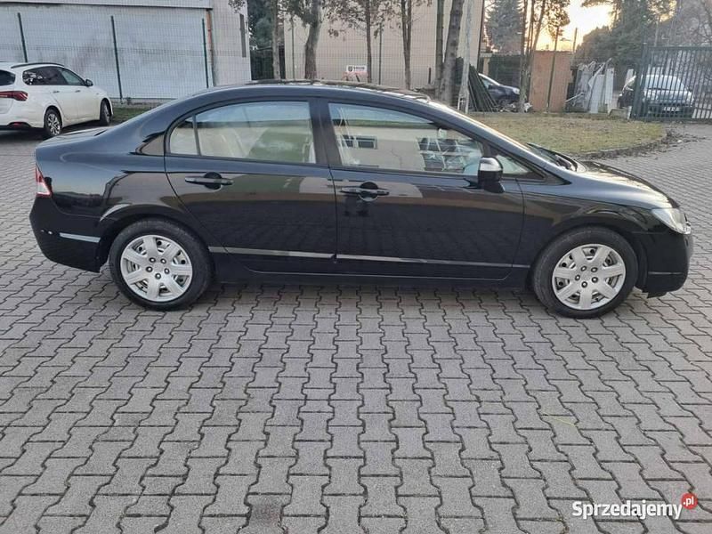 Używany Honda Civic 140 KM (102 kW) 2006 Czarny Sedan/Limuzyna