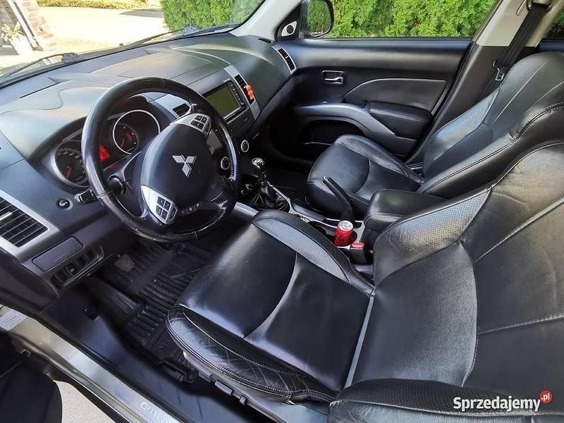 Używany Mitsubishi Outlander 2008 Beżowy SUV