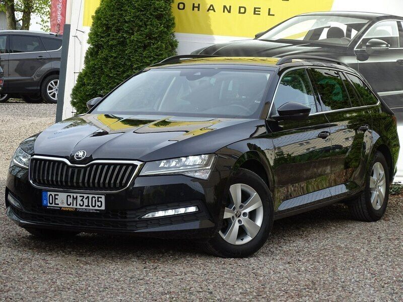 Czarny Używany 2022 Skoda Superb Kombi | 109 900 zł (Uczciwa cena) - Obraz 1/4