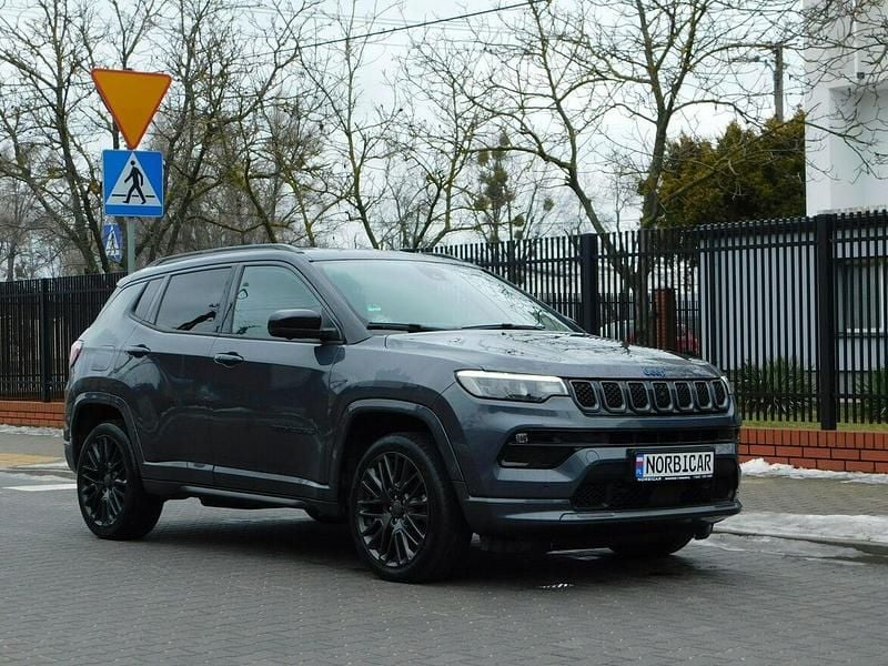 Używany Jeep Compass 150 KM (110 kW) 2021 Czarny SUV