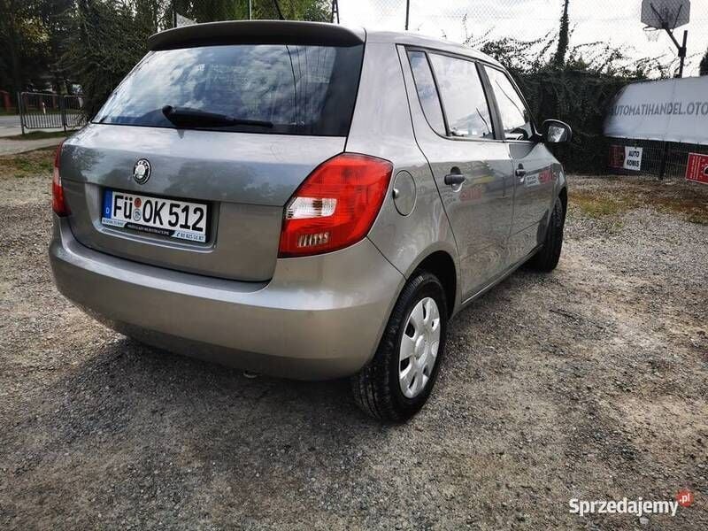 Złoty Używany 2009 Skoda Fabia Sedan/Limuzyna | 12 900 zł (Uczciwa cena) - Obraz 1/4