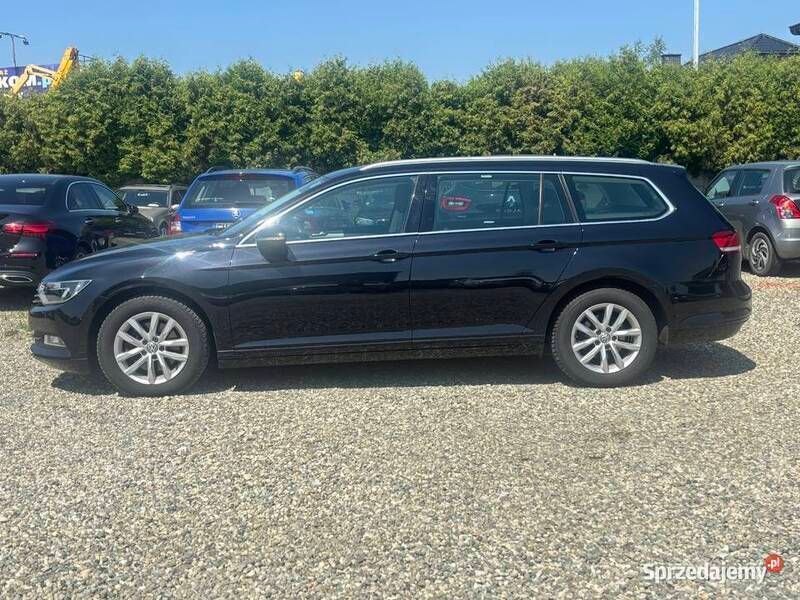 Czarny Używany 2016 VW Passat Kombi | 47 490 zł (Uczciwa cena) - Obraz 1/4