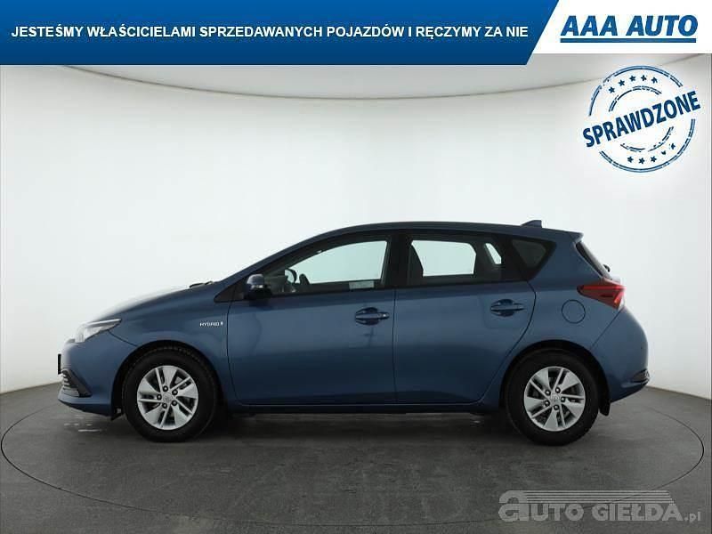 Używany Toyota Auris 136 KM (100 kW) 2015 Błękitny