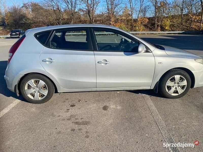 Srebrny Używany 2009 Hyundai i30 Hatchback | 13 000 zł (Uczciwa cena) - Obraz 1/4