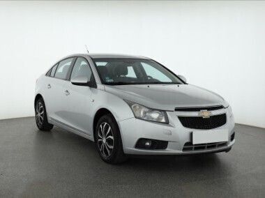 Srebrny Używany 2010 Chevrolet Cruze Sedan/Limuzyna | 11 999 zł (Super Cena) - Obraz 1/4