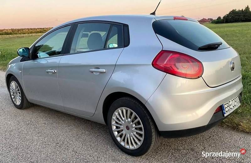 Srebrny Używany 2009 Fiat Bravo Hatchback | 14 900 zł (Uczciwa cena) - Obraz 1/4