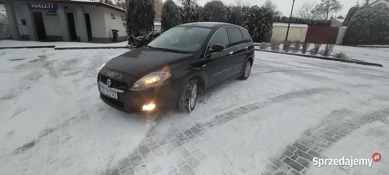 Czarny Używany 2008 Fiat Croma Kombi | 9000 zł (Uczciwa cena) - Obraz 1/4