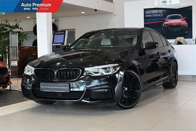Czarny (metalik) Używany 2019 BMW M550 Sedan/Limuzyna | 154 900 zł - Obraz 1/4