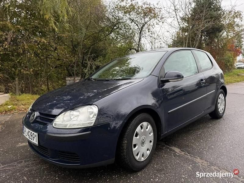 Granatowy Używany 2005 VW Golf V Hatchback | 8490 zł (Uczciwa cena) - Obraz 1/4