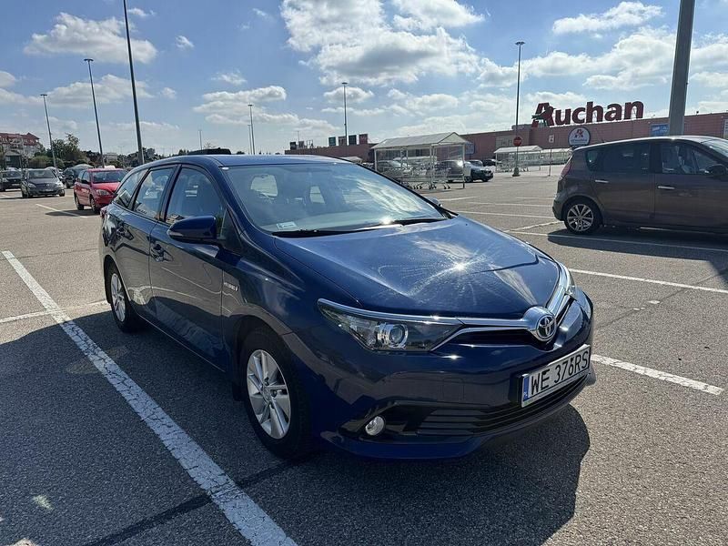 Używany Toyota Auris 136 KM (100 kW) 2017 Niebieski Kombi