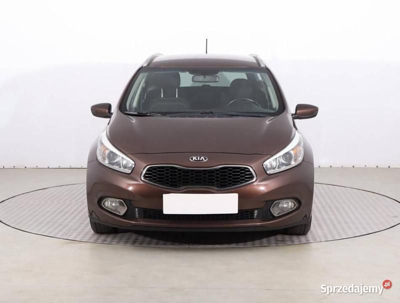 Brązowy Używany 2015 Kia Ceed Hatchback | 35 999 zł (Uczciwa cena) - Obraz 1/4