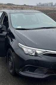 Używany Toyota Auris Active 132 KM (97 kW) 2016 Czarny Kombi