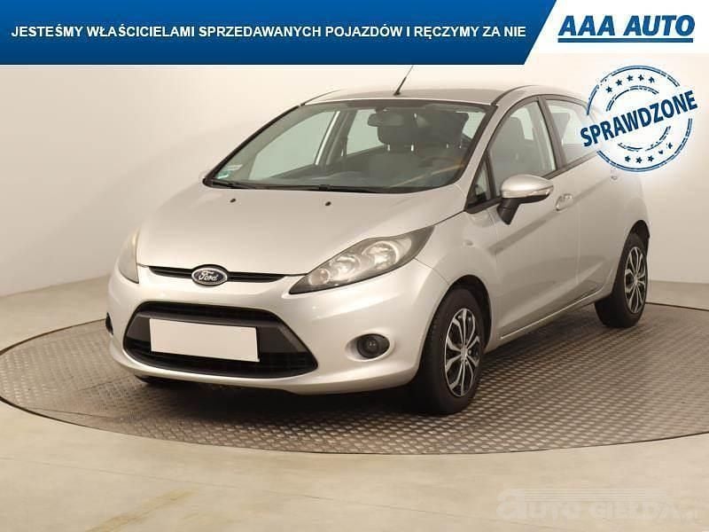 Używany Ford Fiesta 2009 Srebrny Hatchback