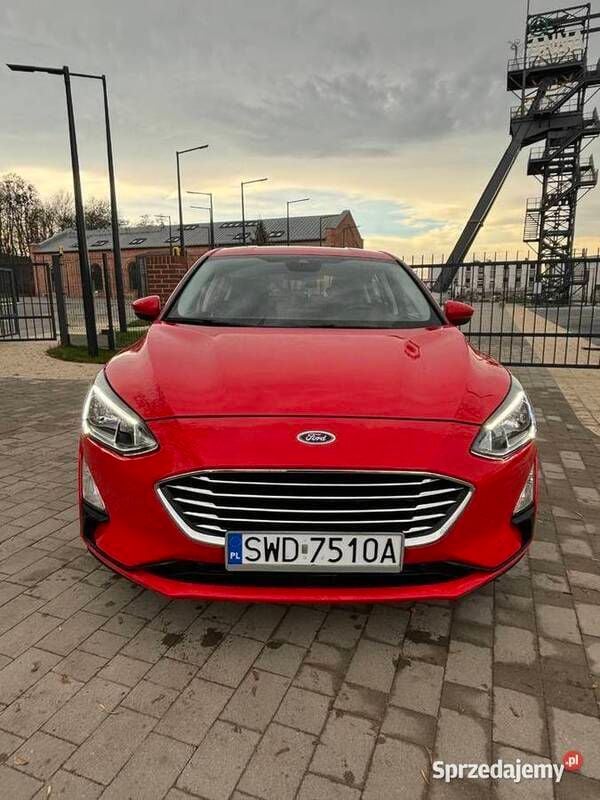 Używany Ford Focus 125 KM (91 kW) 2021 Czerwony Hatchback