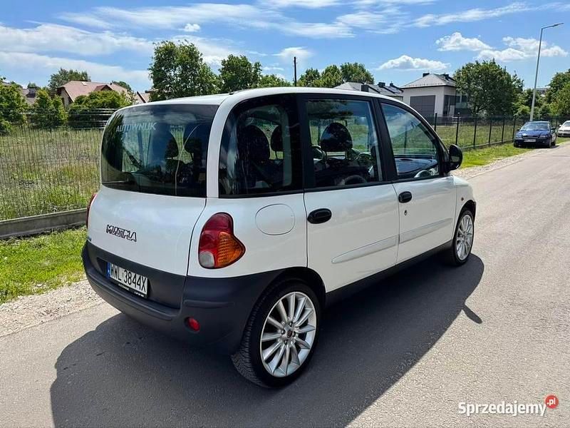 Biały Używany 2002 Fiat Multipla Minivan | 15 600 zł - Obraz 1/4