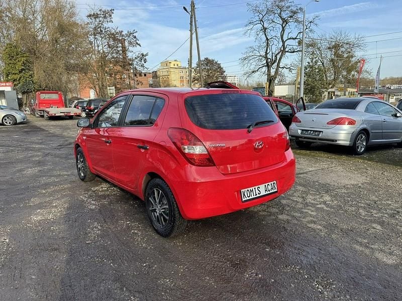 Używany Hyundai i20 78 KM (57 kW) 2009 Czerwony Hatchback