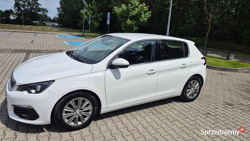 Biały Używany 2019 Peugeot 308 Hatchback | 41 500 zł (Uczciwa cena) - Obraz 1/4