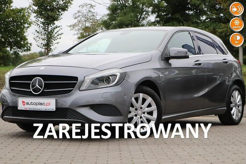 Grafitowy metalik Używany 2014 Mercedes A180 Avantgarde Hatchback | 39 900 zł (Dobra cena) - Obraz 1/4