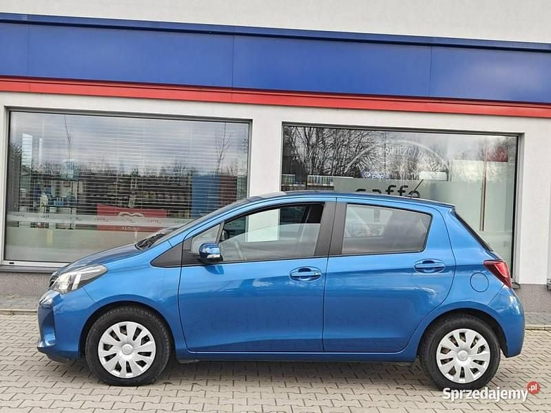 Niebieski Używany 2015 Toyota Yaris Hatchback | 29 900 zł (Uczciwa cena) - Obraz 1/4