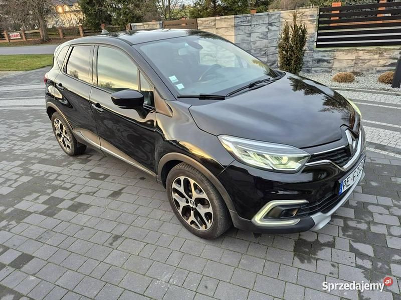 Używany Renault Captur 90 KM (66 kW) 2017 Czarny SUV