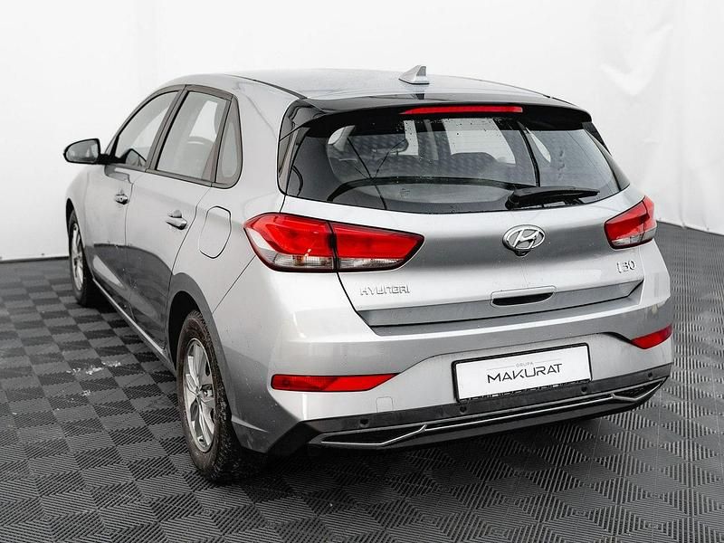 Używany Hyundai i30 120 KM (88 kW) 2022 Srebrny (metalik) Hatchback