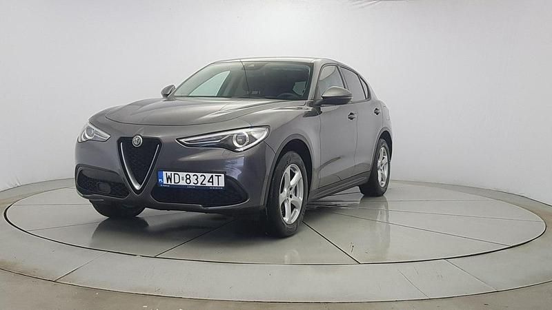 Używany Alfa Romeo Stelvio Super 190 KM (139 kW) 2019 Szary SUV