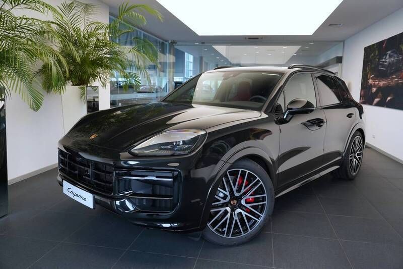 Chromite black metallic Nowe 2024 Porsche Cayenne S SUV | 747 747 zł (Super Cena) - Obraz 1/4