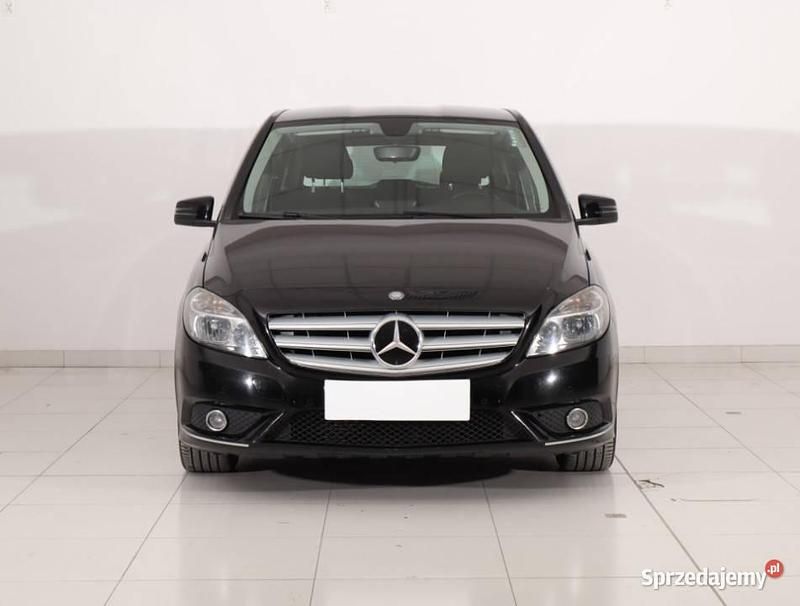 Czarny Używany 2014 Mercedes B180 Minivan | 34 999 zł (Uczciwa cena) - Obraz 1/4
