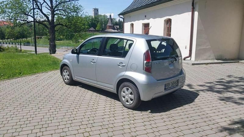 Srebrny Używany 2009 Subaru Justy Hatchback | 11 900 zł - Obraz 1/4