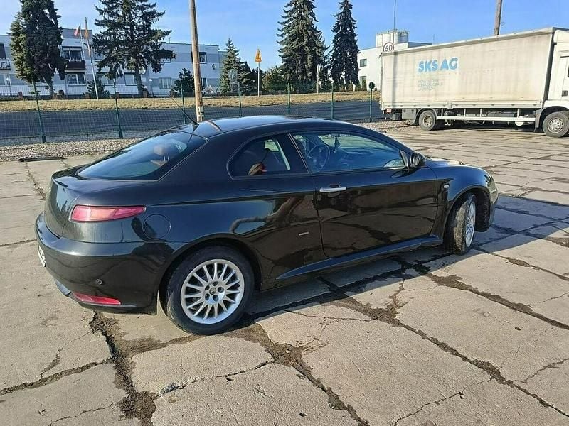 Używany Alfa Romeo GT 150 KM (110 kW) 2006 Czarny Coupe