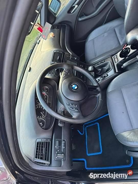Używany BMW 320 Lifestyle 2003 Granatowy Kombi