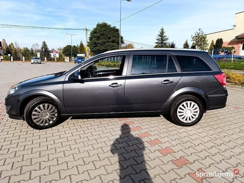 Używany 2010 Opel Astra Kombi | 11 900 zł (Super Cena) - Obraz 1/4
