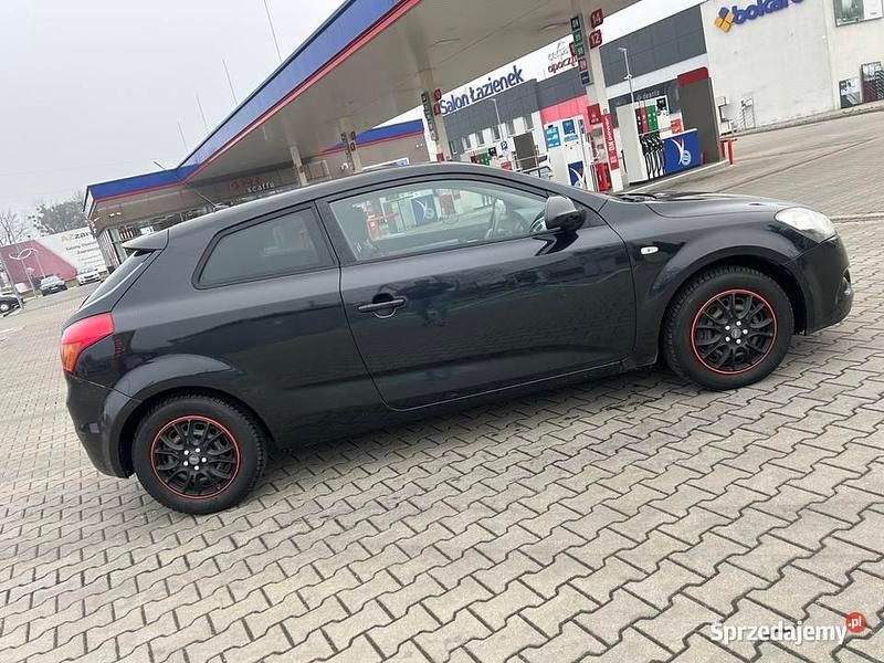 Używany 2008 Kia ProCeed Van | 13 900 zł - Obraz 1/4