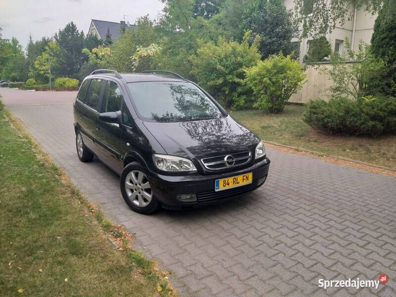 Czarny Używany 2005 Opel Zafira Minivan | 11 650 zł (Dość drogi) - Obraz 1/4