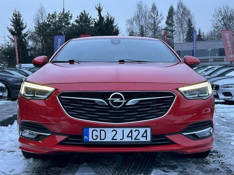 Używany Opel Insignia OPC 165 KM (121 kW) 2017 Czerwony (metalik) Sedan/Limuzyna
