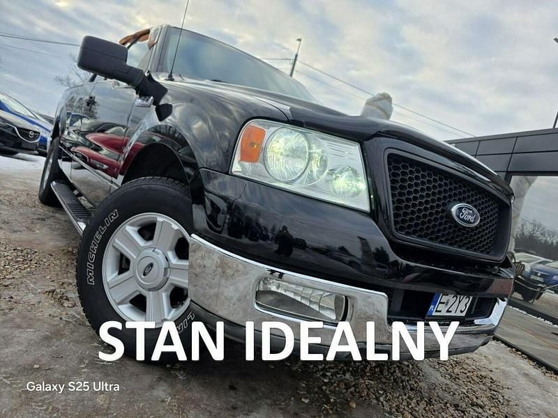 Używany Ford V8 2004 Czarny SUV