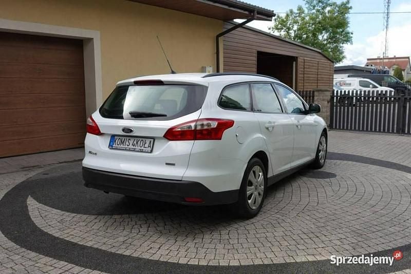 Używany Ford Focus 95 KM (69 kW) 2012 Biały Kombi